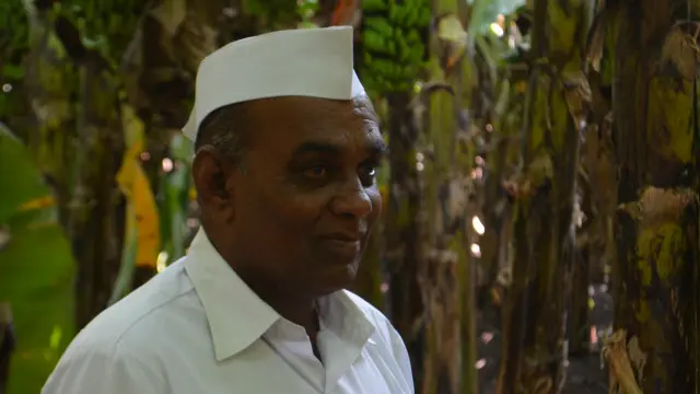 कभी चाय बेचने वाले टेनू डोंगार बोरोले केला की पैदावार कर अब टेनू सेठ बन चुके हैं.