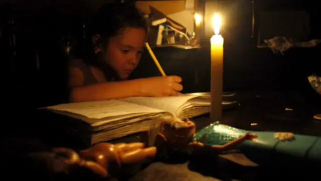 ماه‌ها قطع مکرر و نابهنگام برق باعث شد تا دولت رسما طرح جیره‌بندی برق را به اجرا بگذارد