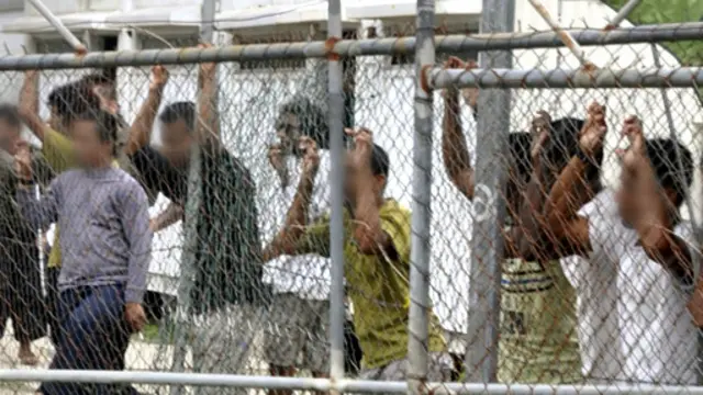 دولت پاپوآ گینه نو گفته است که اردوگاه مانوس تعطیل خواهد شد