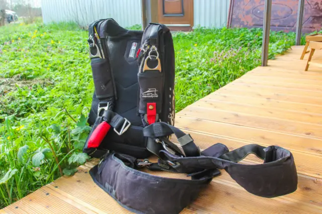 Экипировка для прыжка с парашютом