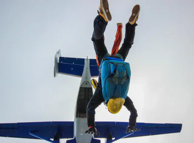 Прыжок с парашютом в тандеме