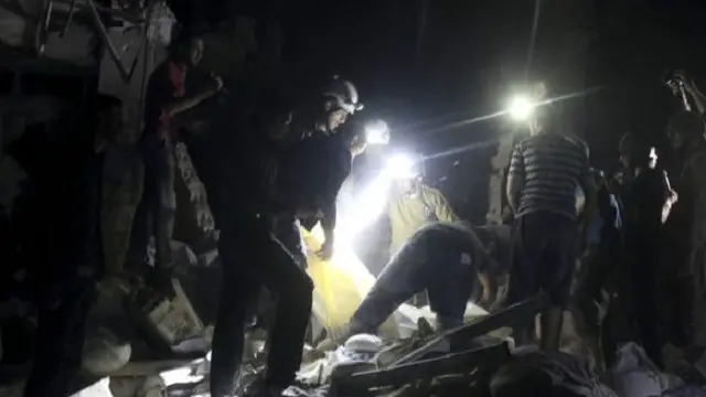 20 شخصا على الأقل لقوا حتفهم في غارات حكومية على حلب الأربعاء