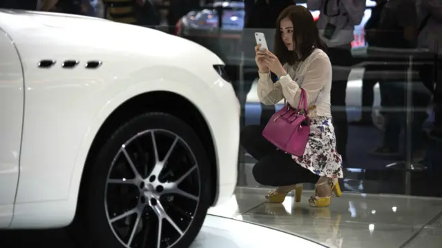 چین کے دارالحکومت بیجنگ میں منعقدہ ’چائنہ آٹو شو 2016‘ میں جدید گاڑیوں کی نمائش جاری ہے۔