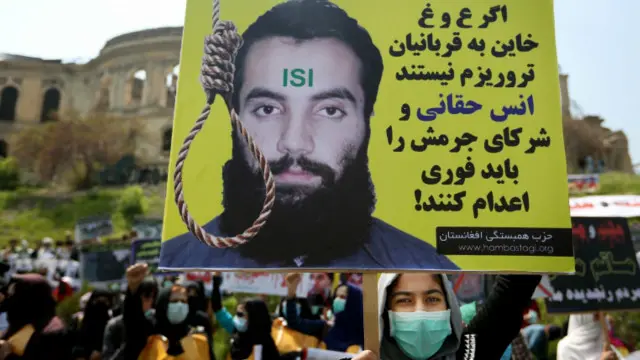 شماری از مردم خواستار اعدام انس حقانی شدند