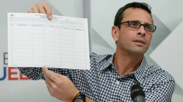 Enrique Capriles, opositor al gobierno de Nicolás Maduro, es uno de los impulsores de la recolección de firmas para el revocatorio. 