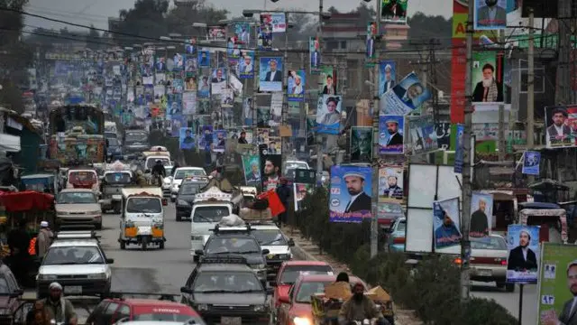 جلال آباد پاکستان کے سرحد سے نزدیک ہے اور وہاں عسکریت پسند مصروف کار ہیں