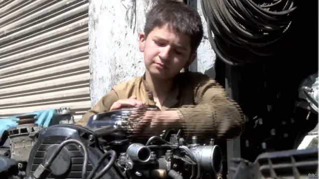 ۱۴ کلن بلال وایي، په ډېر لږ عمر کې د ژوند ډېرې سختې ورځې لیدلې دي.