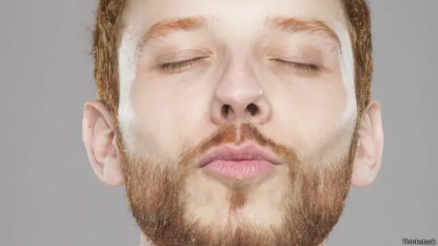 लाल रंग के बाल