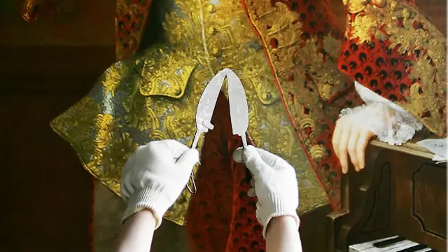 Castrato punya sejarah kejam dan mengerikan, bahwa para penyanyi tersebut dikebiri pada usia sebelum puber untuk mempertahankan suara mereka agar tetap terdengar murni dan tinggi.