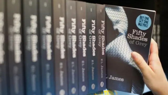 أعطى نجاح رواية "خمسون ظلا من الرمادي" زخماً هائلاً للروايات الرومانسية