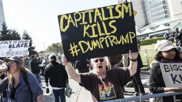 يثير سعي ترامب للترشح لانتخابات الرئاسة الكثير من الاحتجاجات