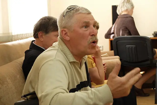 Один из работников дочерних предприятий АВА