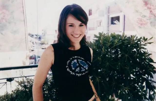 جوآنا ۱۷ سالش بود که فهمید مبتلا به سندرم روکیتانسکی است