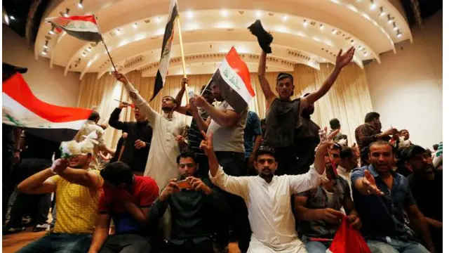 Gedung parlemen Irak diduduki demonstran Syiah pendukung Al-Sadr.