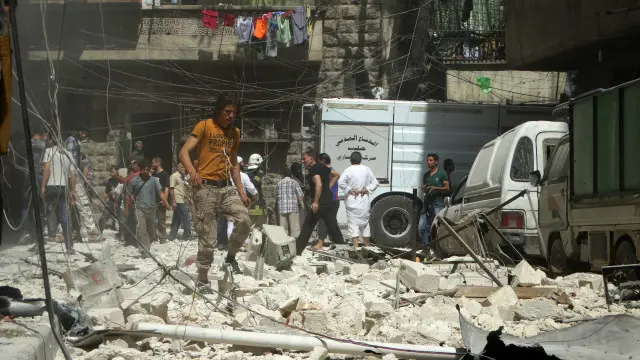 حکومت کی شدید بمباری اور باغیوں کی شیلنگ میں گذشتہ ایک ہفتے میں 200 سے بھی زیادہ افراد ہلاک ہو چکے ہیں