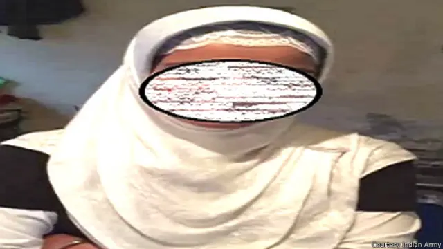 جب سے یہ واقعہ سامنے آیا ہے اس وقت سے متاثرہ لڑکی پولیس کی نگرانی میں ہے اور پولیس کی حراست کے دوران ہی ریکارڈ کیا گيا اس ایک ویڈیو سامنے آیا تھا