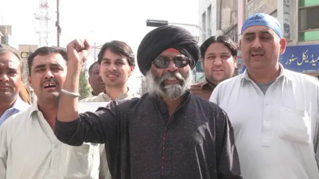 मंदिर में चोरी के ख़िलाफ़ विरोध