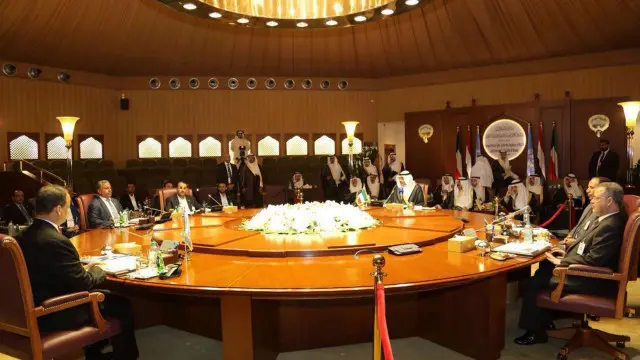 طرفا النزاع في اليمن عقدا أول اجتماع مباشر لهما السبت. 