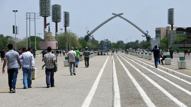 مظاہرین نئی کابینہ کی منظوری میں تاخیر پر ناراض ہیں