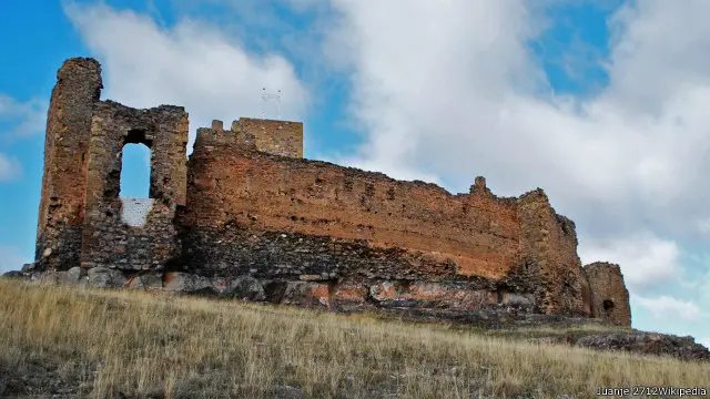 Di abad ke 13, kastil Trazmoz digosipkan sebagai surga bagi para penyihir hitam.