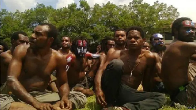 Lebih dari 1.000 aktivis pendukung Persatuan Gerakan Pembebasan Papua Barat atau United Liberation Movement for West Papua (ULMWP) ditahan Polda Papua pada Senin (02/05) pagi waktu setempat.