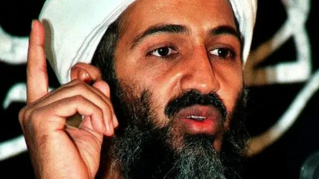 أسامة بن لادن كان زعيمتنظيم القاعدة وقتل في عملية أمريكية عام 2011
