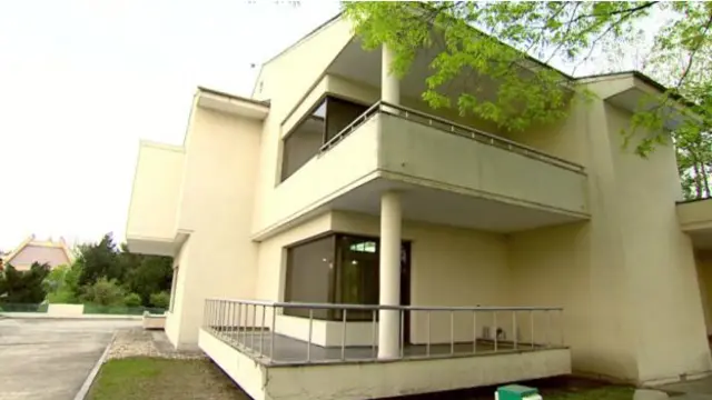 Khu nhà nhóm phóng viên BBC được đưa tới ở trong thời gian có mặt tại Bình Nhưỡng trông giống như các căn nhà phương Tây thời thập niên 1970