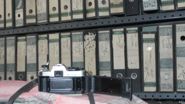 عکس های آرشیو باختر مربوط به زمانی است که از عکاسی دیجیتال خبری نبود و مطبوعات و مردم با کمره‌های/دوربین‌ها انالوگ عکس می‌گرفتند