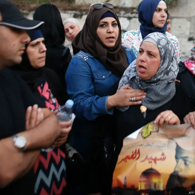 د محمد ابو خضیر مور له محکمې بهر 