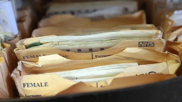 السجلات الطبية يعود تاريخها إلى السنوات الخمس الماضية وتضم الأسماء الكاملة للمرضى 