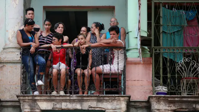 Кубинцы на балконе