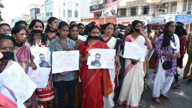 مظاہرین جانچ میں تیزی کا مطالبہ کر رہے ہیں