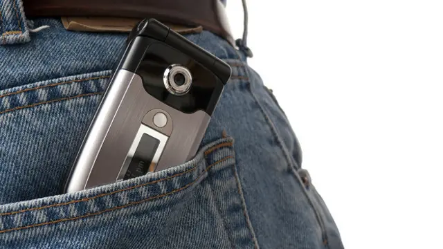 ...Она не будет сама рассылать смски из вашего кармана