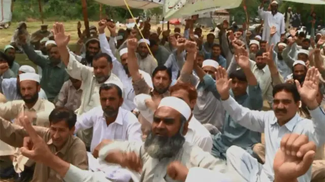 ان لیکچررز کو سال 2011 میں ایڈہاک یعنی عارضی بنیادوں پر تعینات کیا گیا تھا (فائل فوٹو)