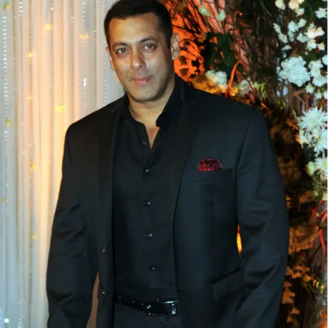 سپر سٹار سلمان خان بھی بپاشا کو نیک تمنائیں دینے پہنچے۔