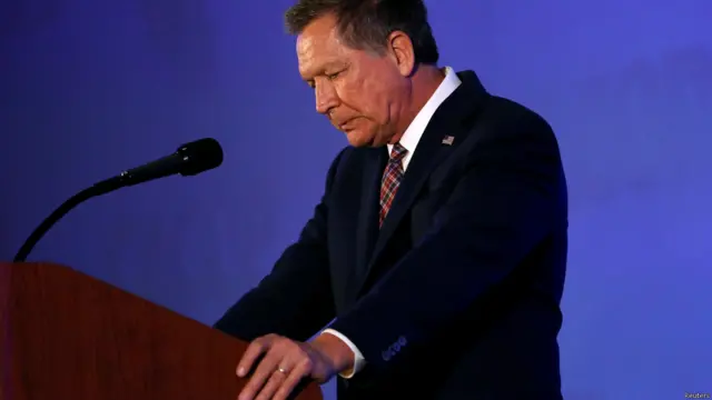 在美国共和党内对总统候选人提名的竞争中，排名第三的俄亥俄州州长卡西奇退出选举。