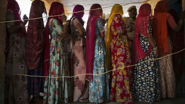 تحقیقاتی که در رابطه با علل خودکشی زنان خانهدار هندی صورت گرفته بسیار محدود است