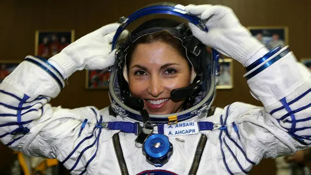 Предпринимательница Ануше Ансари - одна из космических туристов, воспользовавшихся услугами Space Adventures для полета на МКС