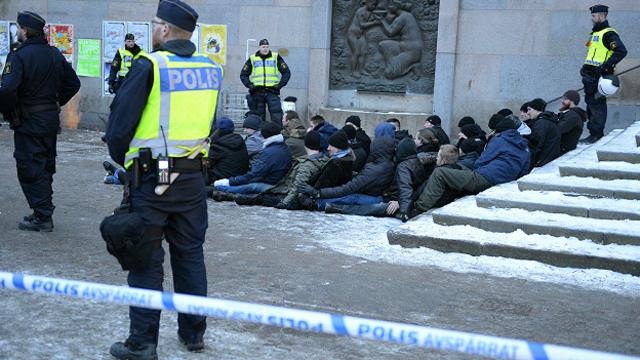 La policía sueca detuvo a un grupo de neonazis en una manifestación no autorizada en enero, en Estocolmo.