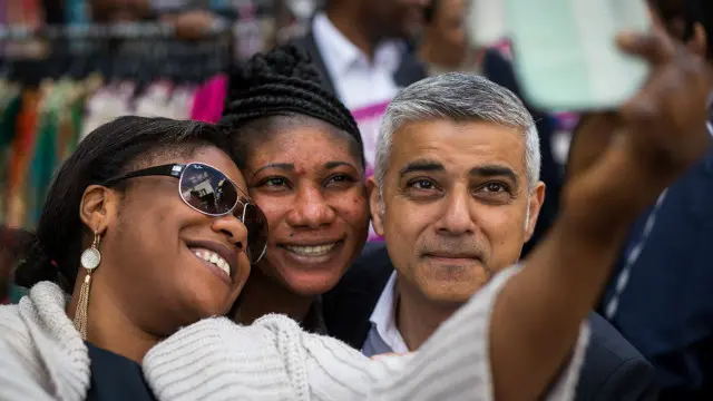 Kham bersama para pemili