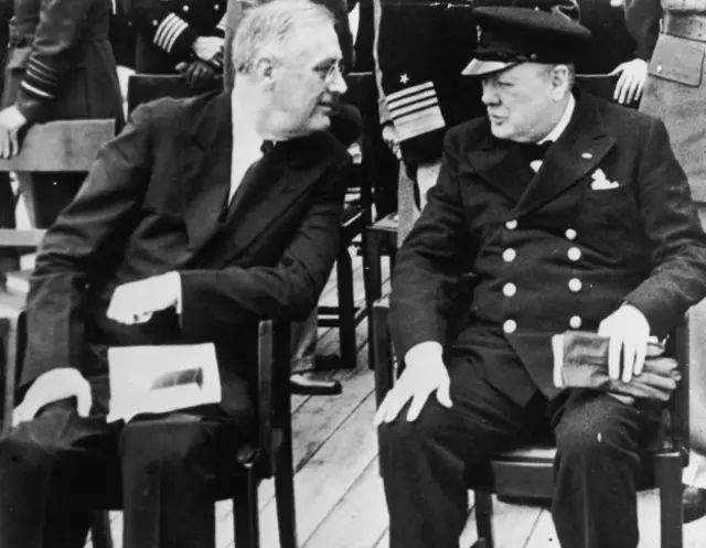 США и Британия предоставляли СССР помощь по программе "Ленд-лиз"