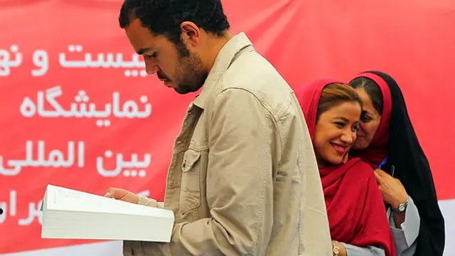 مصرفگرایی فرهنگی خصوصیت تکین عصر تازه در ایران است. و از قضا سبک زندگی این دوره در تقارن تمام عیاری با برنامه توسعه اقتصادی ایران به سر میبرد. واقعیت آن است که آزادی در عصر اعتدال و توسعه به آزادی مصرف فروکاسته شده است