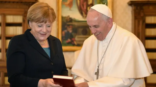 Paus Fransiskus dan Angela Merkel