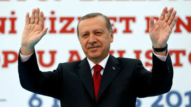 أعلان أوغلو عزمه على الاستقاله كشف إلى العلن خلافه مع رئيس الجمهورية رجب طيب أردوغان