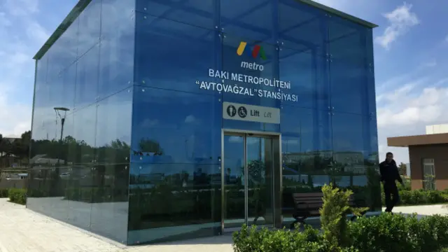 Gələcəkdə bənövşəyi xətt üzrə inşa olunan 12 metrostansiyaları əlil araba istifadəçiləri üçün müyəssər olacaq