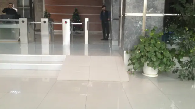 Əmək və Əhalinin Sosial müdafiəsi nazirliyində bu günə qədər əlilliyi olan insanlar üçün tualet yoxdur, əlil araba istifadəçisi deyir