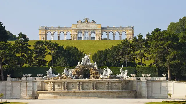 Палацовий комплекс Шонбрунн у Відні