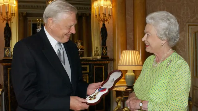 Дэвид Аттенборо и королева Елизавета II