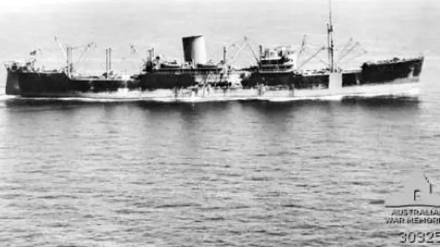 El barco llevaba más de 2.000 mujeres y niños que tuvieron que ser evacuados.