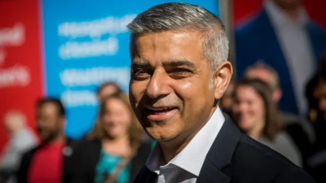 லண்டனின் புதிய மேயராகத் தேவாகியிருக்கும் சாதிக் கான்